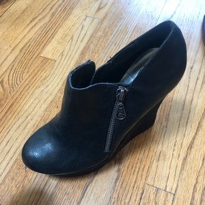 Guess comfy stylish wedges